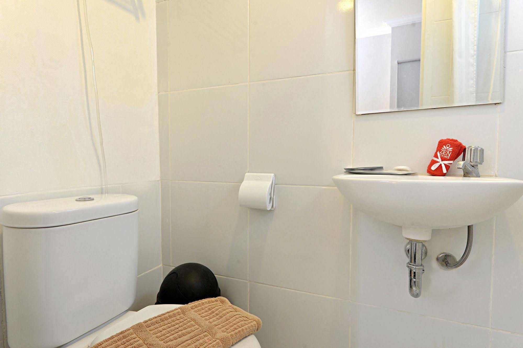 Zen Rooms Basic Tangerang Aeropolis Екстериор снимка