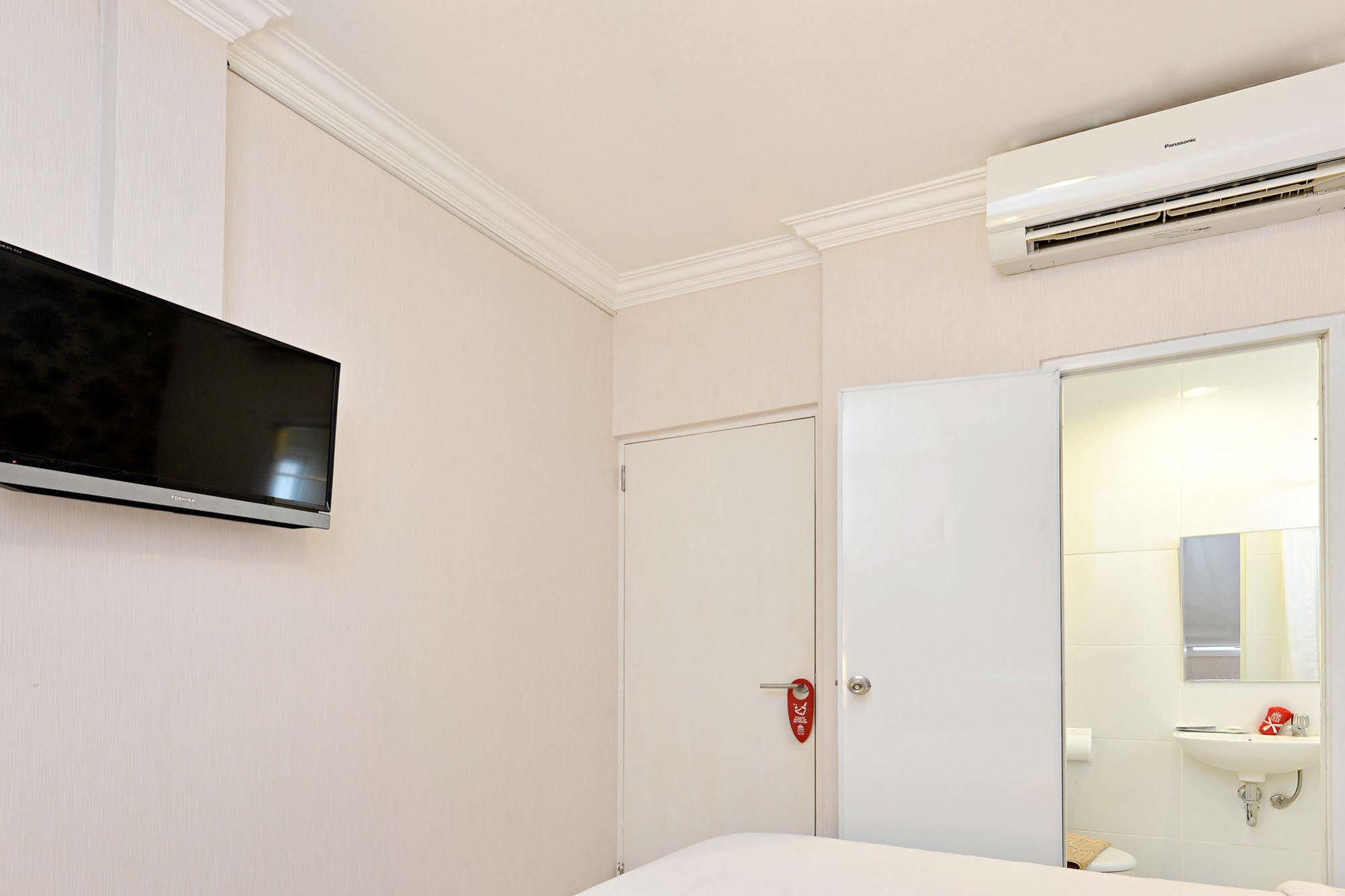 Zen Rooms Basic Tangerang Aeropolis Екстериор снимка