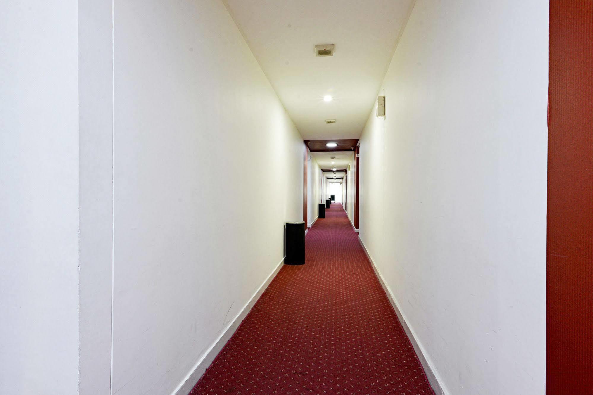 Zen Rooms Basic Tangerang Aeropolis Екстериор снимка