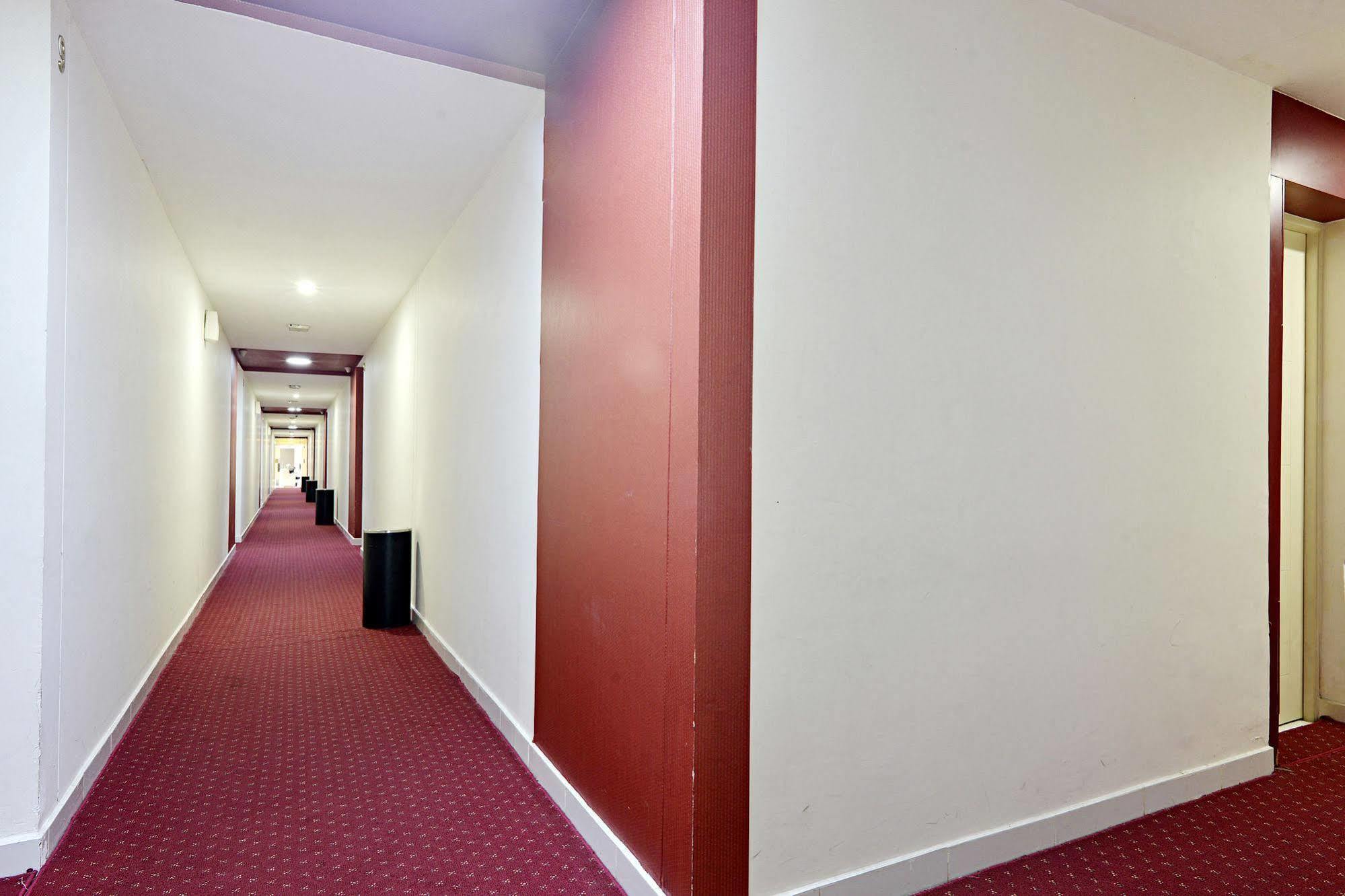 Zen Rooms Basic Tangerang Aeropolis Екстериор снимка